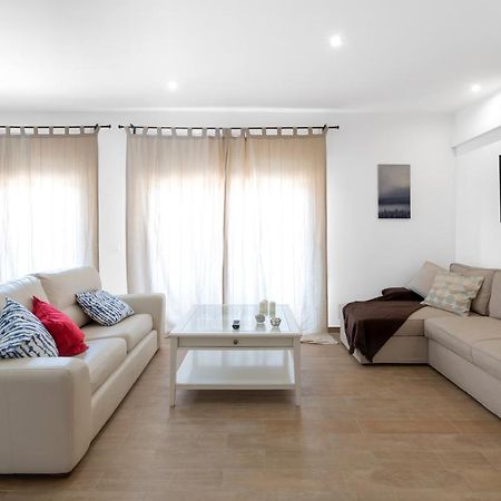 Maka Beach Apartment V كاستيلديفيلس المظهر الخارجي الصورة