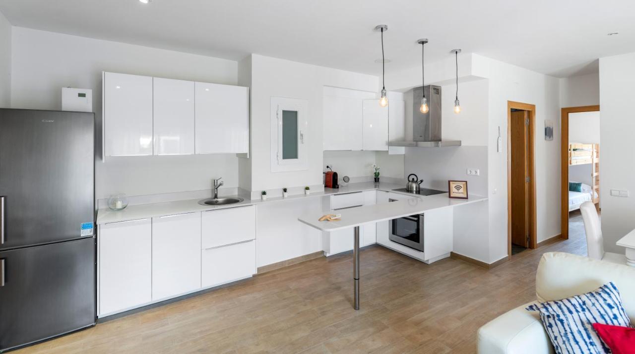 Maka Beach Apartment V كاستيلديفيلس المظهر الخارجي الصورة