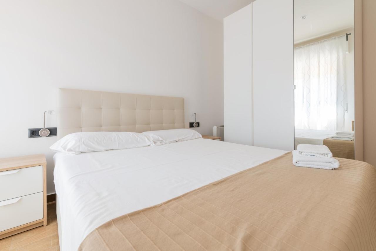 Maka Beach Apartment V كاستيلديفيلس المظهر الخارجي الصورة