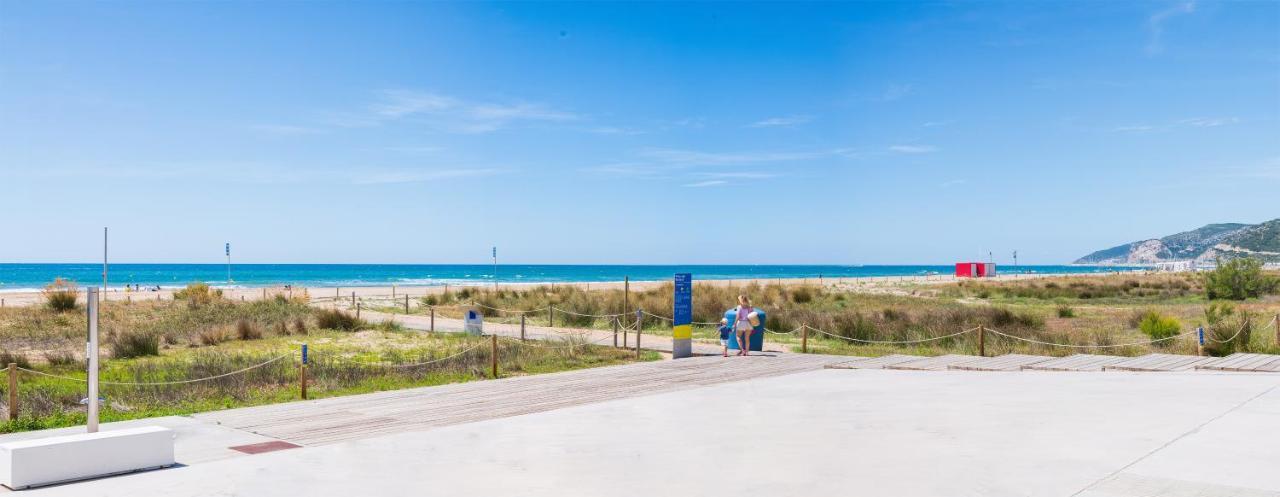 Maka Beach Apartment V كاستيلديفيلس المظهر الخارجي الصورة